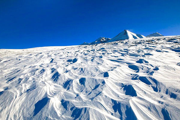 岗什卡雪峰景区