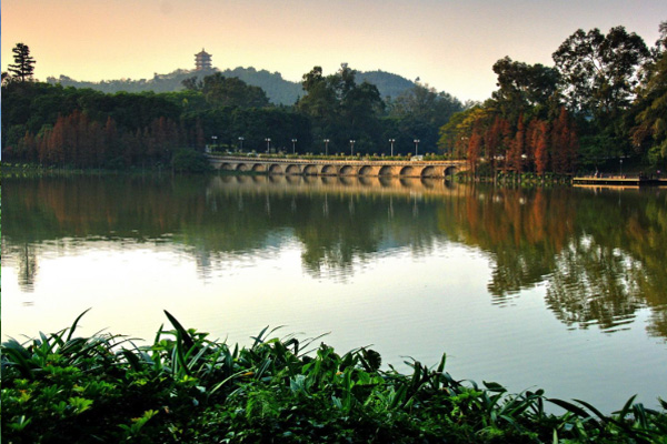 麓湖公园