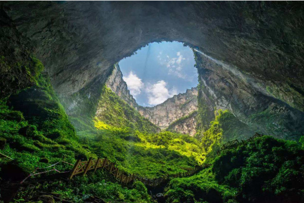 天坑地缝