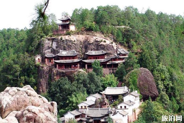 石宝山